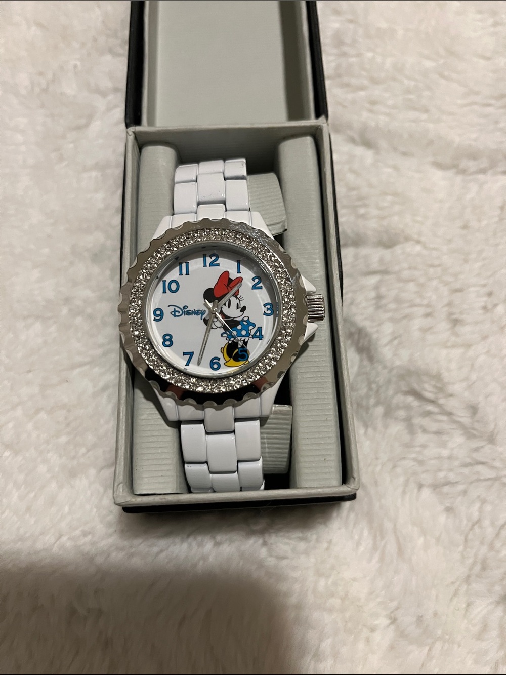 Disney White Enameled Crystal Minnie Mouse Watch - Picture 3 of 5